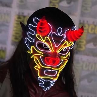 LED dragehoved maske med farverig lys