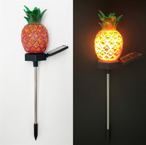 Ananas solcellelampe på spyd