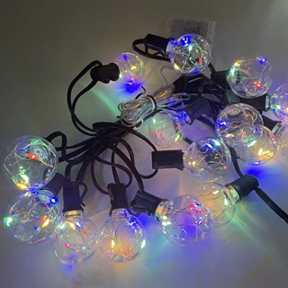 Batteridrevet LED lyskæde med pærer og fjernbetjening - farverigt lys - 4,5 m med 15 pærer