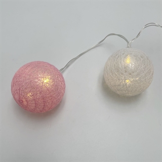 LED lyskæde med bomuldskugler i lyserød og hvid