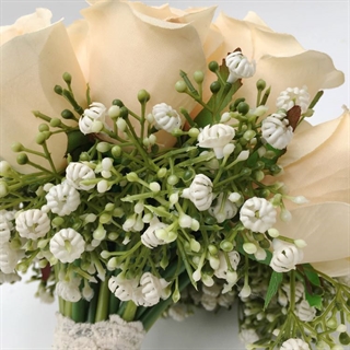 Brudebuket af kunstige roser - Ø 22 cm