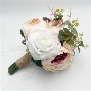 Brudebuket med hvide og lyserøde blomster - diameter 22 cm