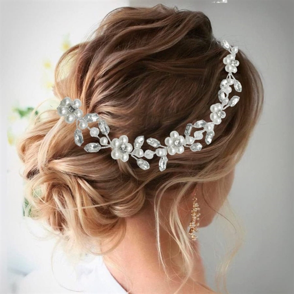 Brudehårpynt med perler og krystaller