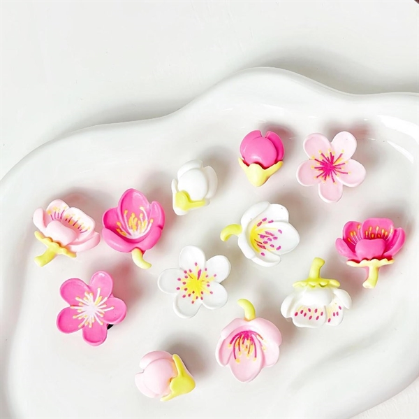 Crocs charms med kirsebærblomst– 12-pak