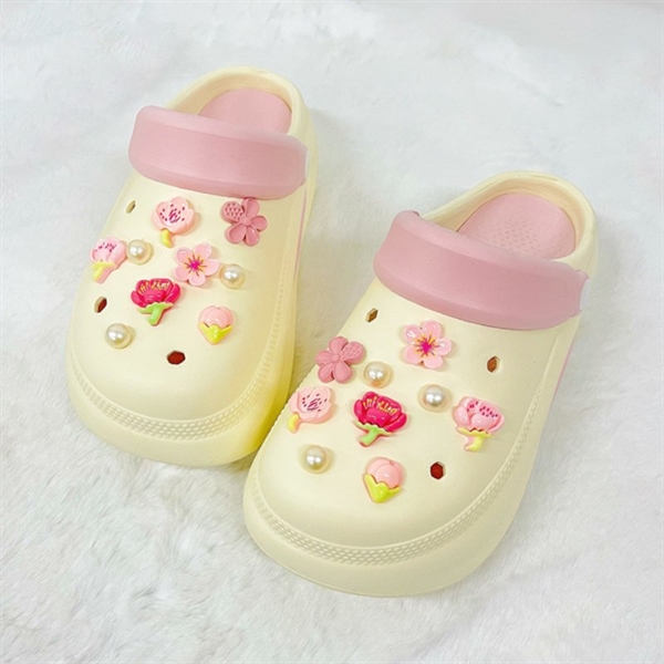 Crocs charms med kirsebærblomst og perler 18 stk.