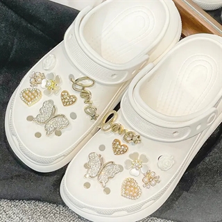 Crocs charms med sommerfugle, blomster og hjerter - 14 stk