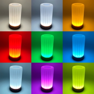 Genopladelig LED bordlampe med vase-funktion – 12 lysfarver, fjernbetjening og IP68 vandtæt