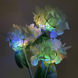 Solcelle LED hortensia blomst med multifarvet lys på spyd