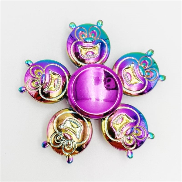 Farverige fidget spinnere med forskellige unikke former - bjørnehoved