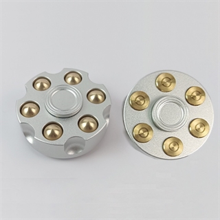 Fidget spinner med revolver drum - sølv