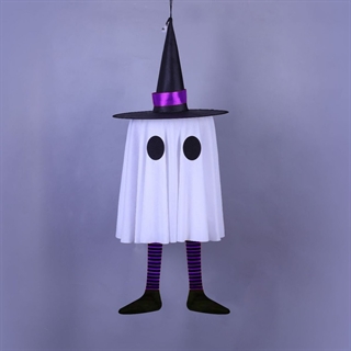 Hængende Halloween-spøgelse med heksehat og varmt hvidt lys