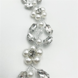 Brudehårpynt med perler og krystaller