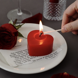 Hjerte fyrfadslys med duft - Rød 