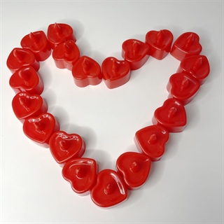 Hjerteformet fyrfadslys i røde farver - Varmt hvidt lys - 20 stk
