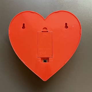 Hjerteformet LED natlampe i rød