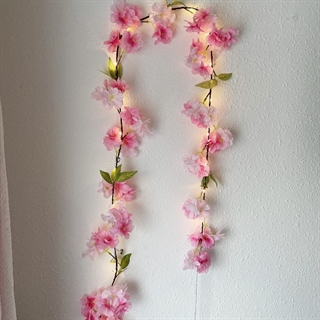 Kirsebærblomst LED lyskæde med blade – lys pink –1,8 m, 10 lys