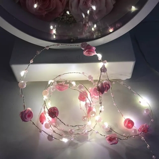 LED lyskæde med lyserøde roser og perler - 2 m 20 lys
