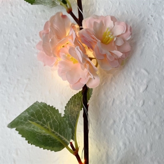 LED lyskæde med lyserøde blomster og blade