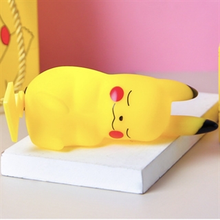 LED Pikachu lampe - Varm hvidt lys - C stil