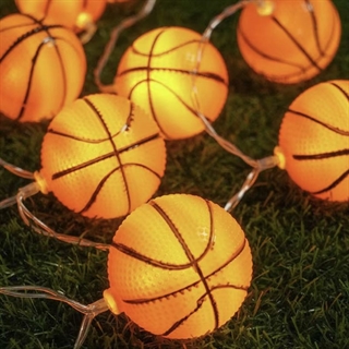LED lyskæde med basketbolde