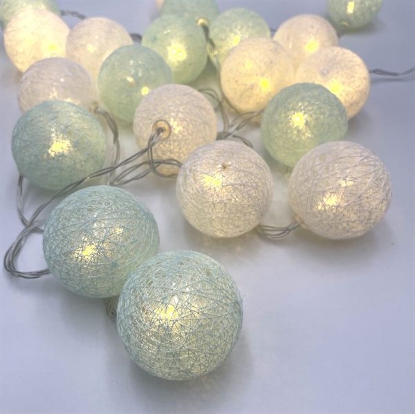 LED lyskæde med bomuldsbolde i forskellige farver - 3m