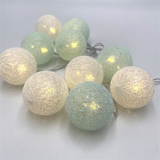 LED lyskæde med bomuldsbolde i forskellige farver - 1,5 m