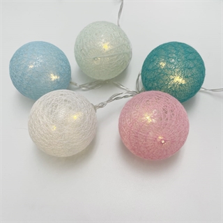 LED lyskæde med bomuldsbolde i pastelfarver – 3 m, 20 bolde, Ø 6 cm