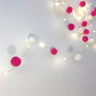 LED lyskæde med lyserøde og hvide kugler