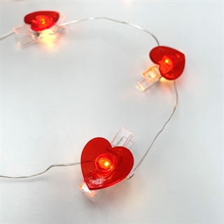 LED lyskæde med røde hjerteklemmer - 2 m 20 lys