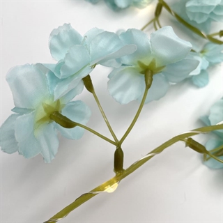 LED lyskæde med blå blomster