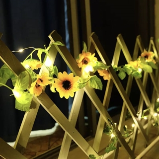 Lyskæde med solsikker og blade - 10 m 100 lys