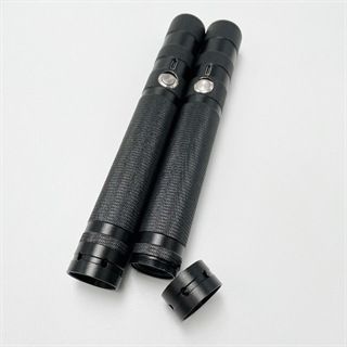 Lyssværd med 7 lysfarver og lydeffekter - Genopladeligt - Sort håndtag - 2 stk.