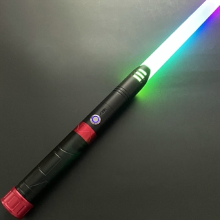 Lyssværd med farverige lys- og lydeffekter - Genopladeligt - Sort & rød håndtag - 20 lyseffekter