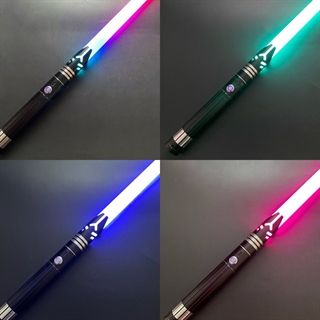 Lyssværd med farverige lys- og lydeffekter - Genopladeligt - Sort håndtag - 20 lyseffekter