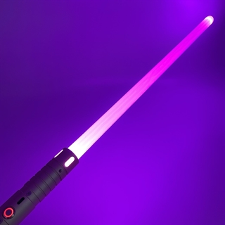 Star Wars lasersværd med 20 lysfarver og lydeffekter – Genopladeligt – 1 stk. med sølvhåndtag