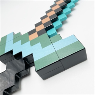 Minecraft transformerbart pixel legetøj 2 i 1 – hakke og sværd