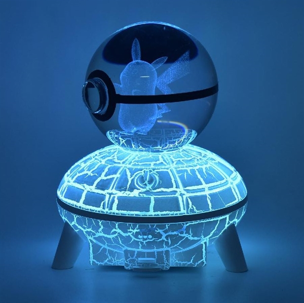 Pokemon Pokeball - Pikachu 3D lampe med 16 lysfarver og fjernbetjening