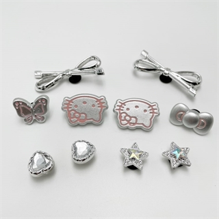 Charms til Crocs – sølv og Hello Kitty stil, 10 dele