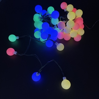 Solcelle lyskæde med kirsebær kugler - multifarvet lys - 7 m 50 lys