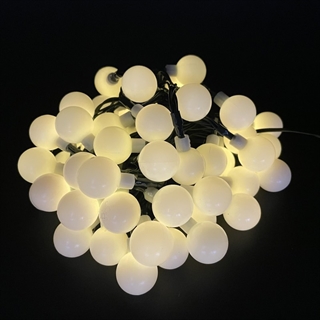 Solcelle lyskæde med kirsebær kugler - varmt hvidt lys - 7 m 50 lys