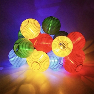 Solcelle lyskæde med lanterner - 5 m med 20  lanterner - Flerfarvet