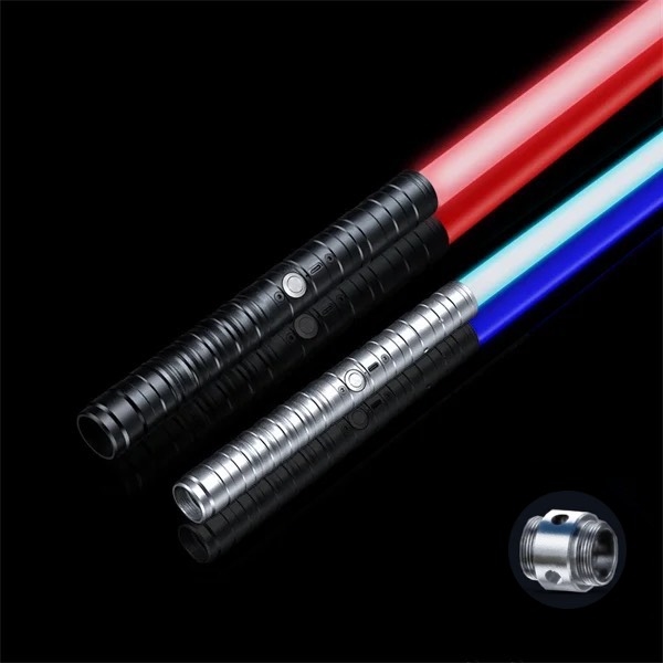Star Wars lasersværd med 15 lysfarver og lydeffekter - Genopladelige - 2 stk - Sort og sølv håndtag