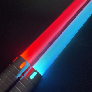 Star Wars lasersværd med 12 lysfarver og lydeffekter - Genopladelige - 2 stk - Sølv håndtag - Mini