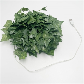 USB-drevet lyskæde med efeu blade - 10 M 100 lys