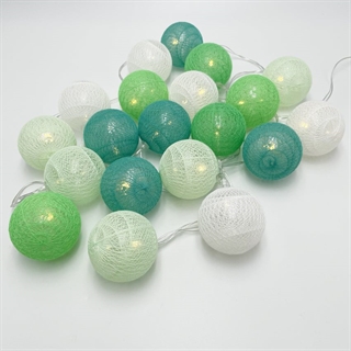 LED lyskæde med bomuldskugler i lysegrøn, mintgrøn, turkis og hvid