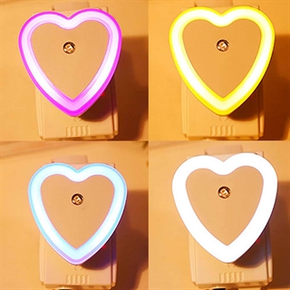 Hjerteformet natlampe med lyssensor